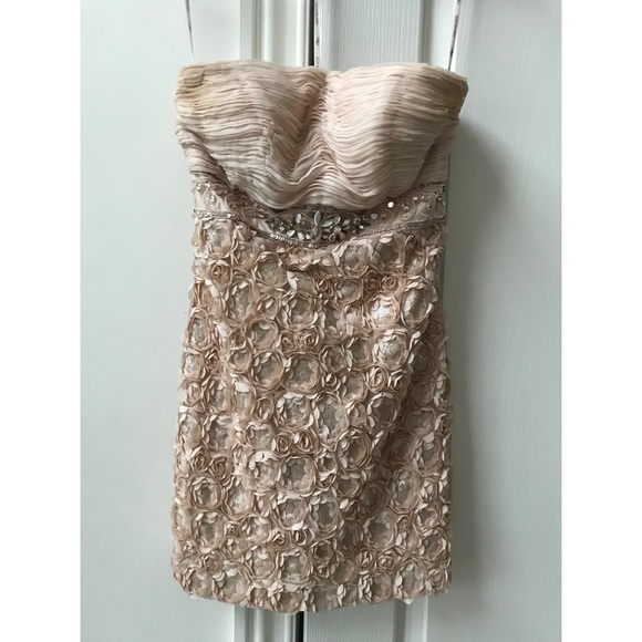 Dress - Picture 2 of 4